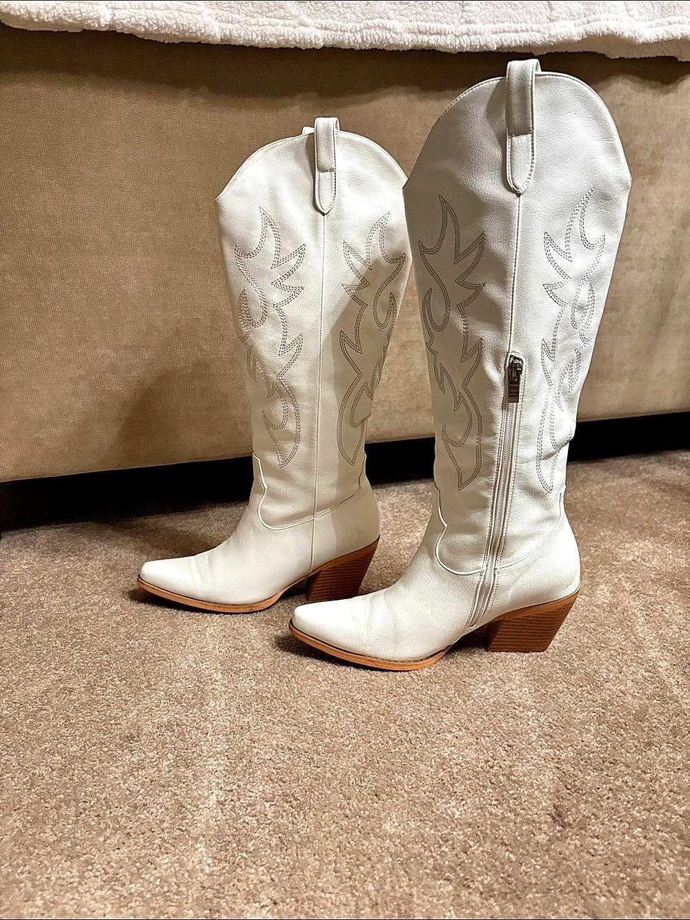 White Embroidered Western Boots Like New